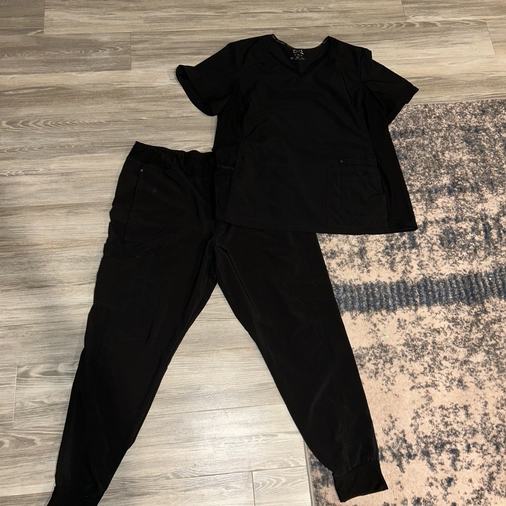 Cherokee iFlex Scrub Set